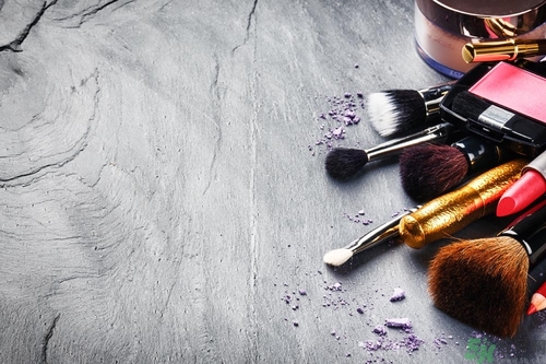 眼線筆和眼線液哪個(gè)好用？眼線筆和眼線膠筆有什么區(qū)別？