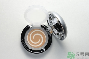 bb霜弄衣服上怎么洗？bb霜弄到白色衣服上怎么辦？