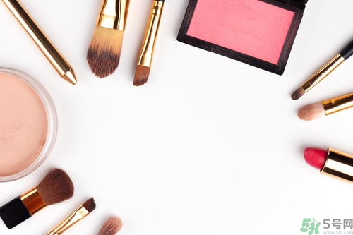 眼線筆和眼線液哪個(gè)好用？眼線筆和眼線膠筆有什么區(qū)別？