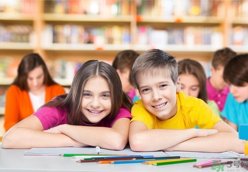 怎么讓女孩子喜歡自己？怎么讓男孩子喜歡自己？