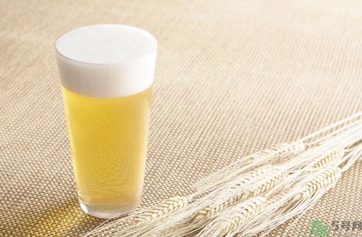 吃海蜇能喝啤酒嗎?吃海蜇喝啤酒會(huì)怎么樣? 吃海蜇能喝啤酒嗎?吃海蜇喝啤酒會(huì)怎么樣?