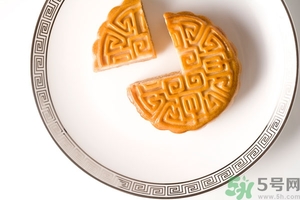 月餅的熱量高嗎？吃一個月餅會長胖嗎？