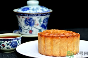 月餅的熱量高嗎？吃一個月餅會長胖嗎？