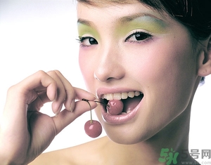 眼影可以當(dāng)眉粉用嗎？眼影可以當(dāng)鼻影用嗎？