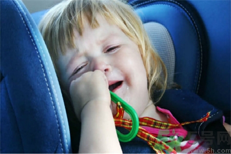 寶寶暈車吃什么好？如何避免寶寶暈車？