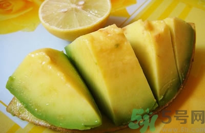 牛油果變黑了還能吃嗎?牛油果有黑點(diǎn)可以吃嗎? 牛油果變黑了還能吃嗎?牛油果有黑點(diǎn)可以吃嗎?