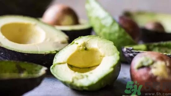 牛油果變黑了還能吃嗎?牛油果有黑點(diǎn)可以吃嗎? 牛油果變黑了還能吃嗎?牛油果有黑點(diǎn)可以吃嗎?