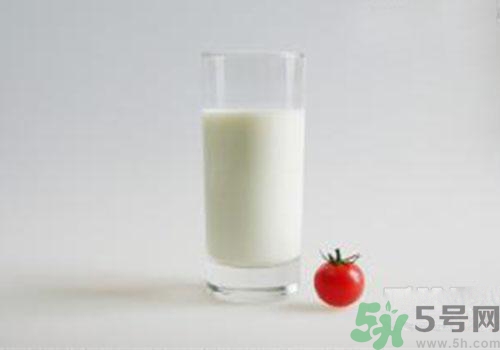 喝純牛奶會上火嗎？喝純牛奶有什么壞處？