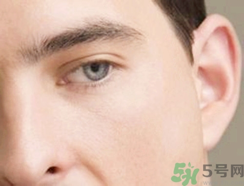 耳垂上有豎紋是怎么回事？山根有橫紋是什么??？