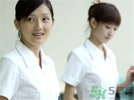 外陰瘙癢有白色分泌物怎么回事?外陰瘙癢有豆腐渣怎么回事? 外陰瘙癢有白色分泌物怎么回事?外陰瘙癢有豆腐渣怎么回事?