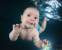 嬰兒游泳好不好？嬰兒游泳的好處及注意事項(xiàng)