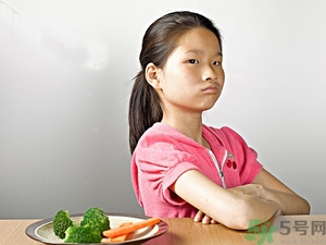 寶寶挑食不愛吃飯?jiān)趺崔k？寶寶挑食怎么辦？