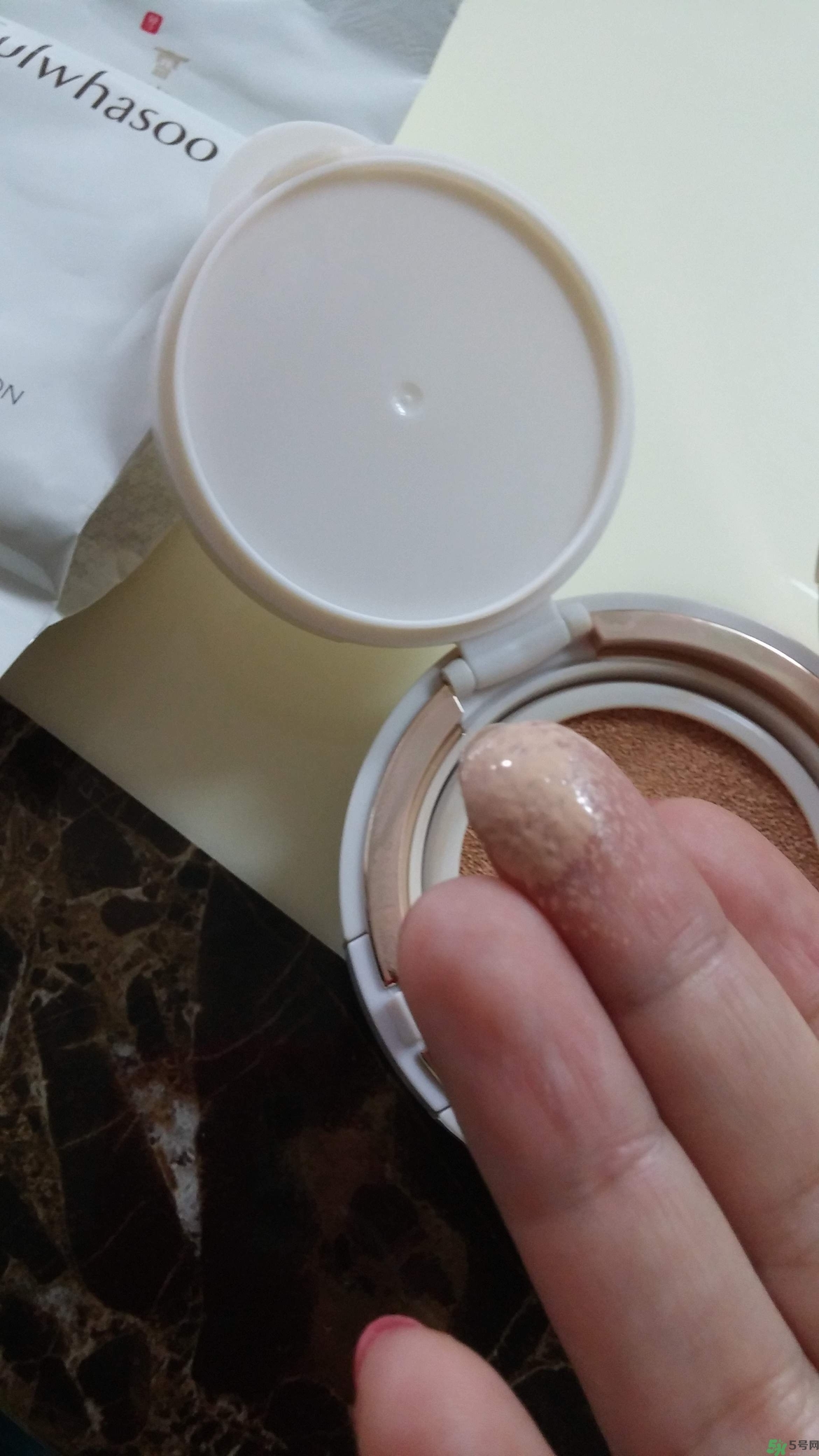 雪花秀氣墊13號(hào)白嗎？雪花秀氣墊13號(hào)21號(hào)哪個(gè)白？