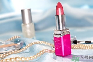 夏天口紅怎么保存？夏天口紅能凍冰箱里嗎？