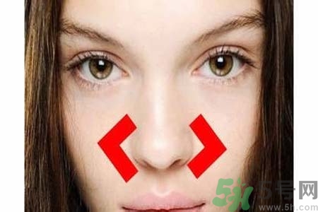 鼻翼長痘痘怎么辦？鼻翼長痘解決方法有哪些？