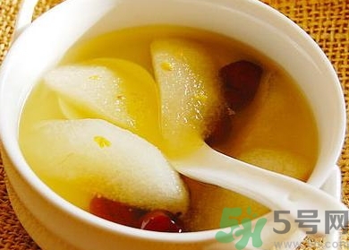 冰糖雪梨可以治喉嚨痛嗎?冰糖雪梨能治嗓子疼嗎? 冰糖雪梨可以治喉嚨痛嗎?冰糖雪梨能治嗓子疼嗎?