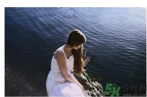 嘴角長痘痘是怎么回事？嘴角長痘痘怎么辦？