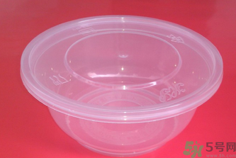 一次性飯盒可以放微波爐加熱嗎？一次性飯盒加熱有毒嗎？