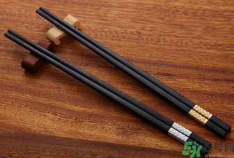 合金筷子用的什么材料？合金筷子和不銹鋼筷子哪個好？