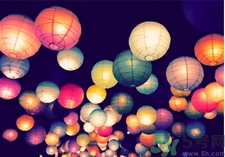 中秋要給領(lǐng)導(dǎo)送禮嗎？中秋給領(lǐng)導(dǎo)送禮要注意什么？