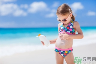 夏天涂防曬霜有用嗎？吃什么防曬又美白？