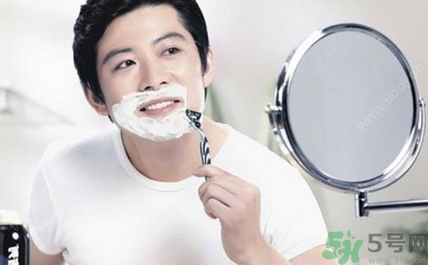 15歲男孩可以刮胡子嗎？15歲男孩經(jīng)常流鼻血怎么回事？