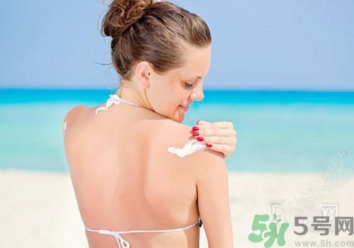 在室內(nèi)要涂防曬霜嗎？在室內(nèi)不涂防曬霜可以嗎？