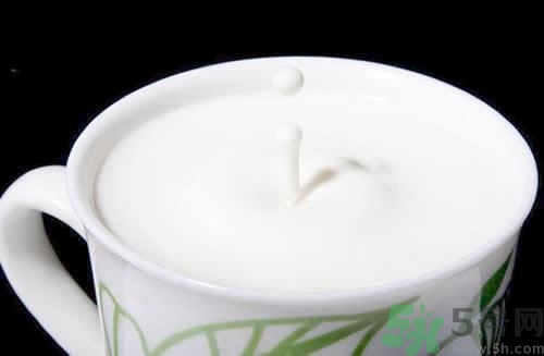 鈣片能和牛奶一起吃嗎？鈣片不能和什么一起吃？