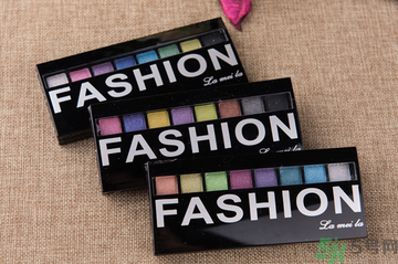 眼影里面的亮粉有害嗎？眼影里有滑石粉有害嗎？