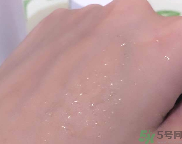 韓后茶蕊嫩白系列適合什么膚質(zhì)？韓后茶蕊baby白適合敏感肌嗎？