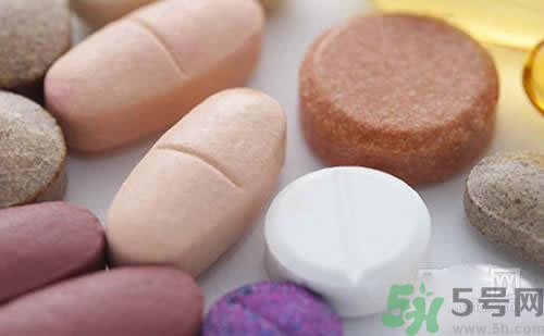 鈣片和維生素c可以一起吃嗎？鈣片和維生素一起吃好不好？