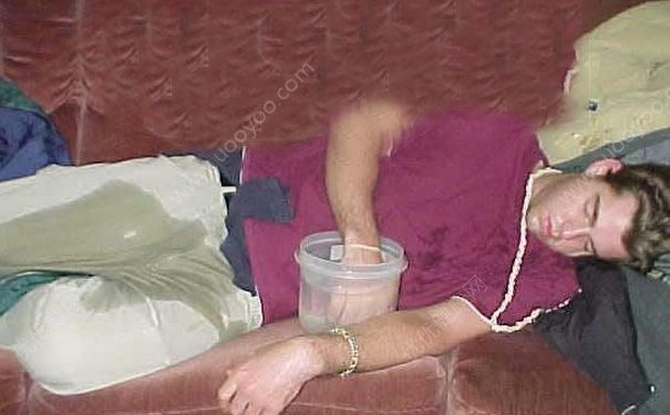 15歲男孩為什么會(huì)尿床？15歲男孩尿床怎么治療？