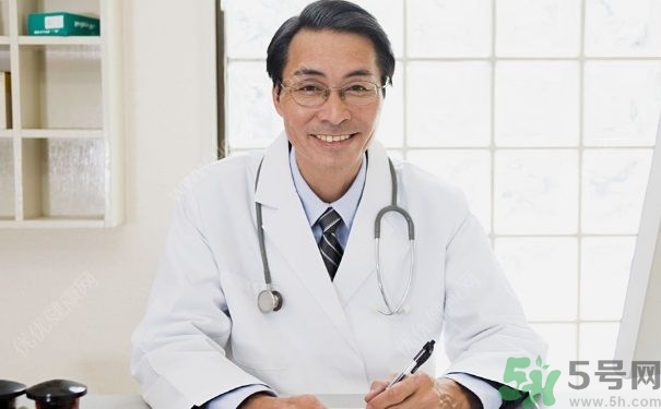 15歲還會(huì)得手足口病嗎？手足口病的癥狀有哪些？