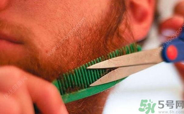 15歲男孩可以刮胡子嗎？15歲男孩經(jīng)常流鼻血怎么回事？