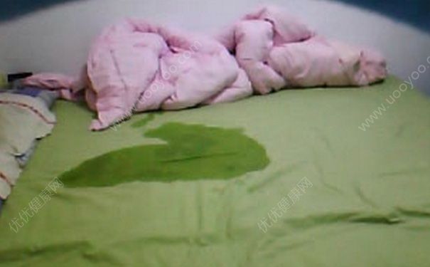 15歲男孩為什么會(huì)尿床？15歲男孩尿床怎么治療？