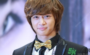 15歲男孩的標(biāo)準(zhǔn)身高應(yīng)該多高？15歲男孩的標(biāo)準(zhǔn)身高體重