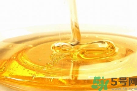 蜂蜜不能和什么一起吃？哪些人不能吃蜂蜜？