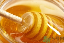 ?蜂蜜怎么吃才有營養(yǎng)？蜂蜜的鑒別方法是什么？