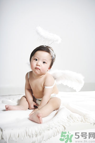 寶寶能吃維生素C嗎?寶寶吃維生素C有什么作用 寶寶能吃維生素C嗎?寶寶吃維生素C有什么作用