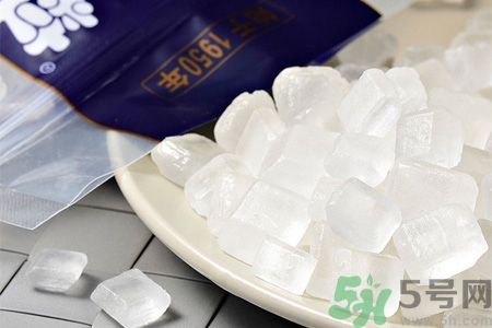 冰糖的功效與作用 冰糖的藥用價值 冰糖的功效與作用 冰糖的藥用價值