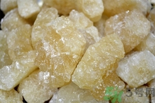 冰糖的功效與作用 冰糖的藥用價值 冰糖的功效與作用 冰糖的藥用價值