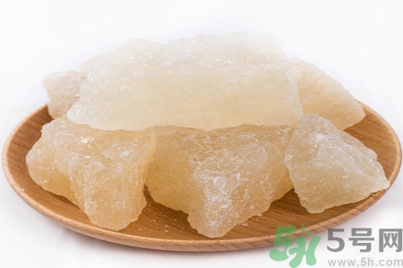 冰糖和白糖紅糖有什么區(qū)別？冰糖和普通糖有什么區(qū)別？