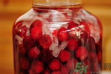 楊梅酒的功效與作用 楊梅酒的副作用 楊梅酒的功效與作用 楊梅酒的副作用