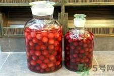 楊梅酒的功效與作用 楊梅酒的副作用 楊梅酒的功效與作用 楊梅酒的副作用