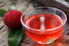 楊梅酒的功效與作用 楊梅酒的副作用 楊梅酒的功效與作用 楊梅酒的副作用