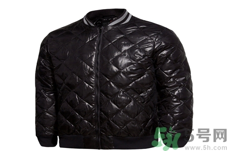 羽絨服日常如何保養(yǎng)？羽絨服局部清潔的方法有哪些？