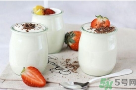 月餅可以和酸奶一起吃嗎？吃月餅可以喝酸奶嗎？