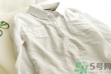 白衣服被染色怎么辦？衣服染色去除小竅門(mén)