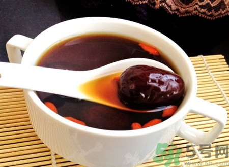 隔夜的紅糖水還能喝嗎?紅糖水隔夜會變質嗎 隔夜的紅糖水還能喝嗎?紅糖水隔夜會變質嗎