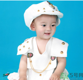 寶寶屁股上長(zhǎng)小紅疙瘩是怎么回事？寶寶屁股上長(zhǎng)小紅疙瘩怎么辦?